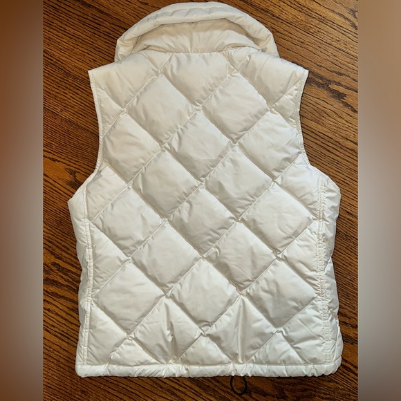 Burberry Down Vest - off-white with classic print lining. Size large - Picture 2 of 3